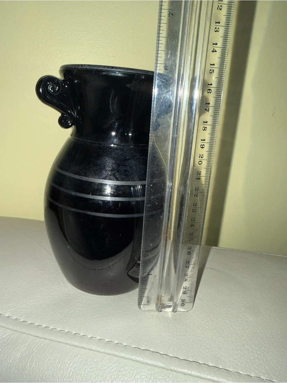 Glossy Black amethyst Decorative Vase